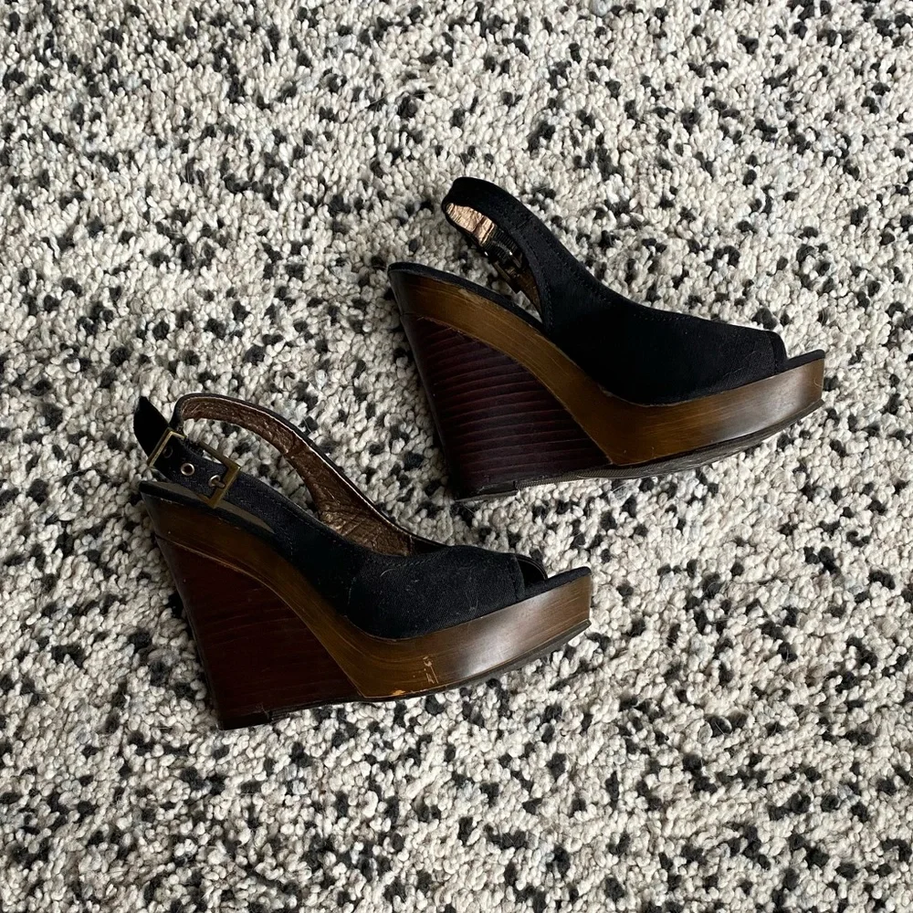 Spring Wooden Wedges - Picture 4 of 10